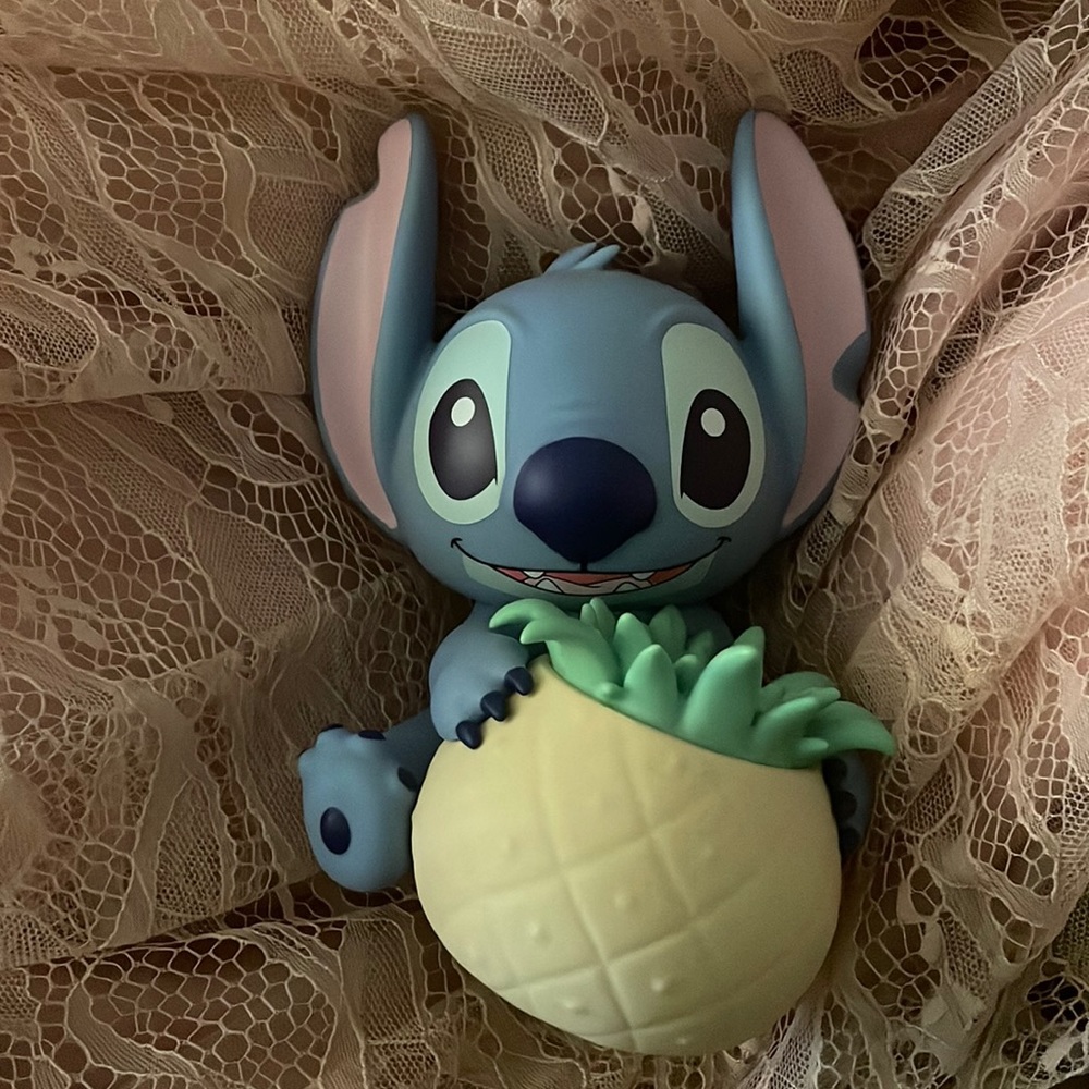 Cute Stitch Makeup Brush Holder.Brand new.Great condition.No marks or scratches.